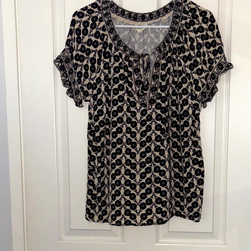 Max Studio Black and Cream Patterned Blouse